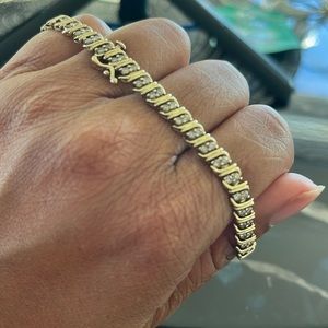 Tennis bracelet